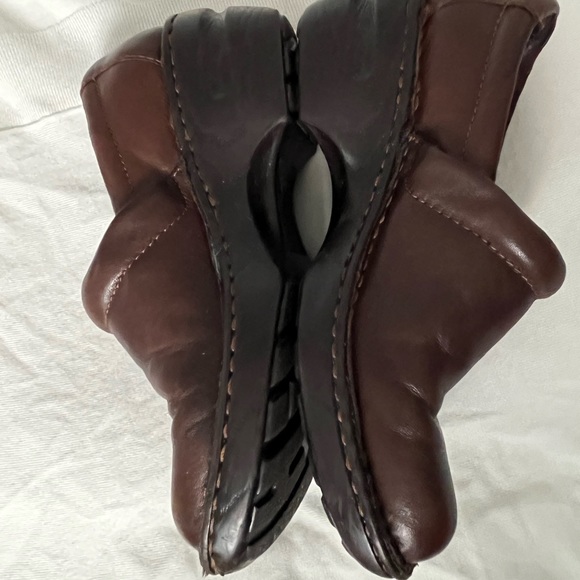 B.o.c. Brown Leather Clog - Picture 6 of 8